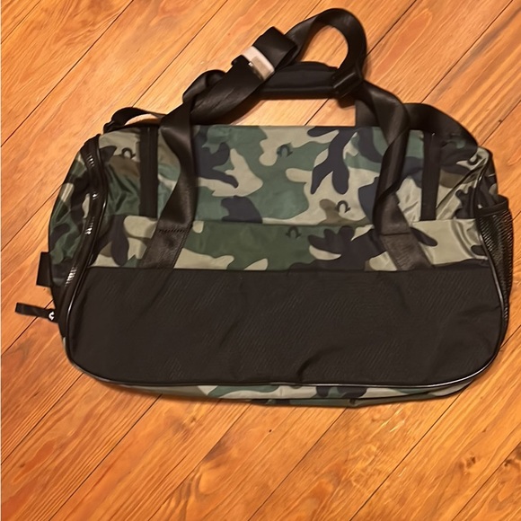 True Religion Tulo Duffle Bag - Picture 2 of 5